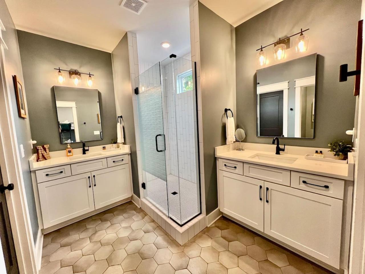 Modern Downtown Brand New Great Location Nashville