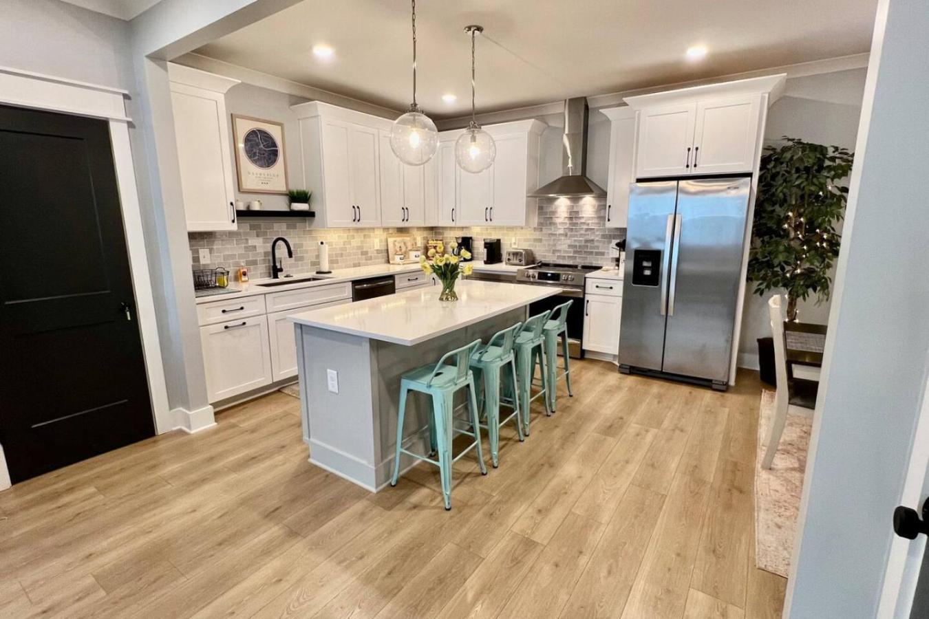 Modern Downtown Brand New Great Location Nashville