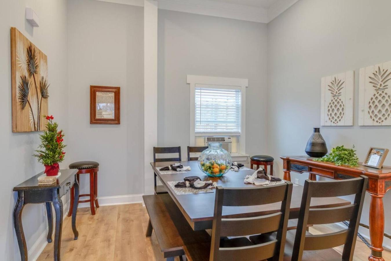 Music Charmer Tons Of Beds Thirty Day Minimum Holiday home Nashville