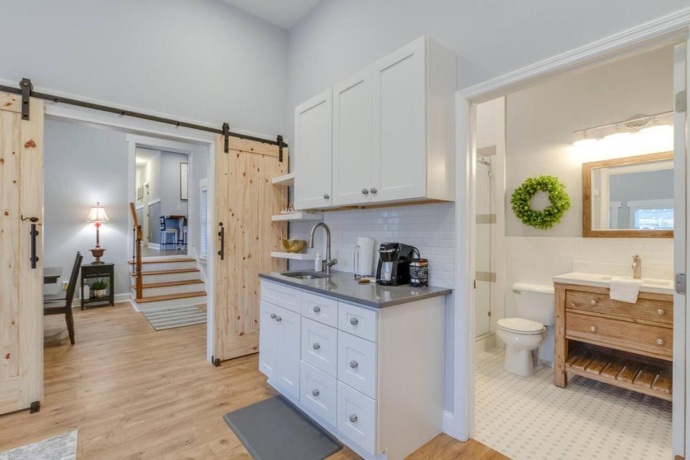 Holiday home Music Charmer Tons Of Beds Thirty Day Minimum Nashville