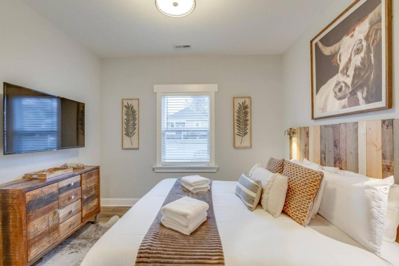 Music Charmer Tons Of Beds Thirty Day Minimum Nashville