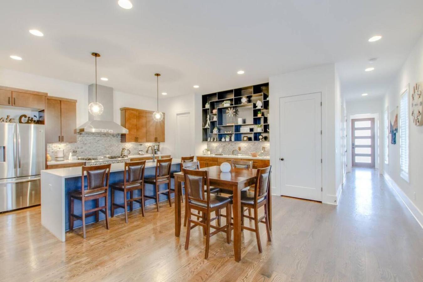 Modern Game Table Minutes To Broadway Holiday home