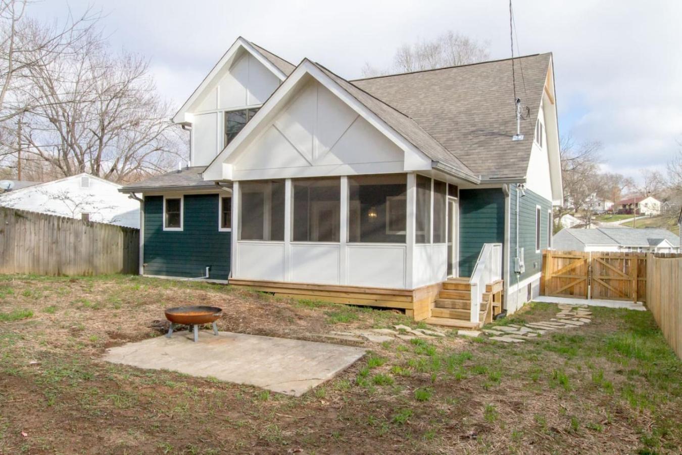 Holiday home Music Marvel Minutes To Broadway Nashville
