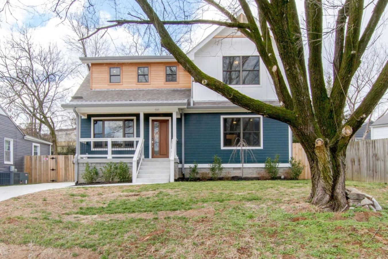 Holiday home Music Marvel Minutes To Broadway Nashville