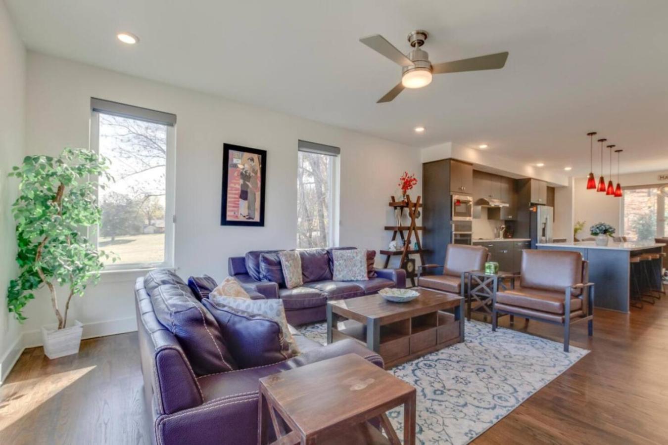 Sleek Large Retreat 9 Beds Modern Kitchen Nashville