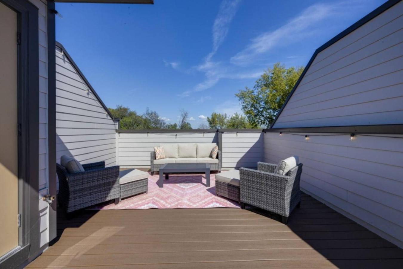 Hey Gorgeous Townhome 4 Bedrooms 4.5 Bathrooms Holiday home