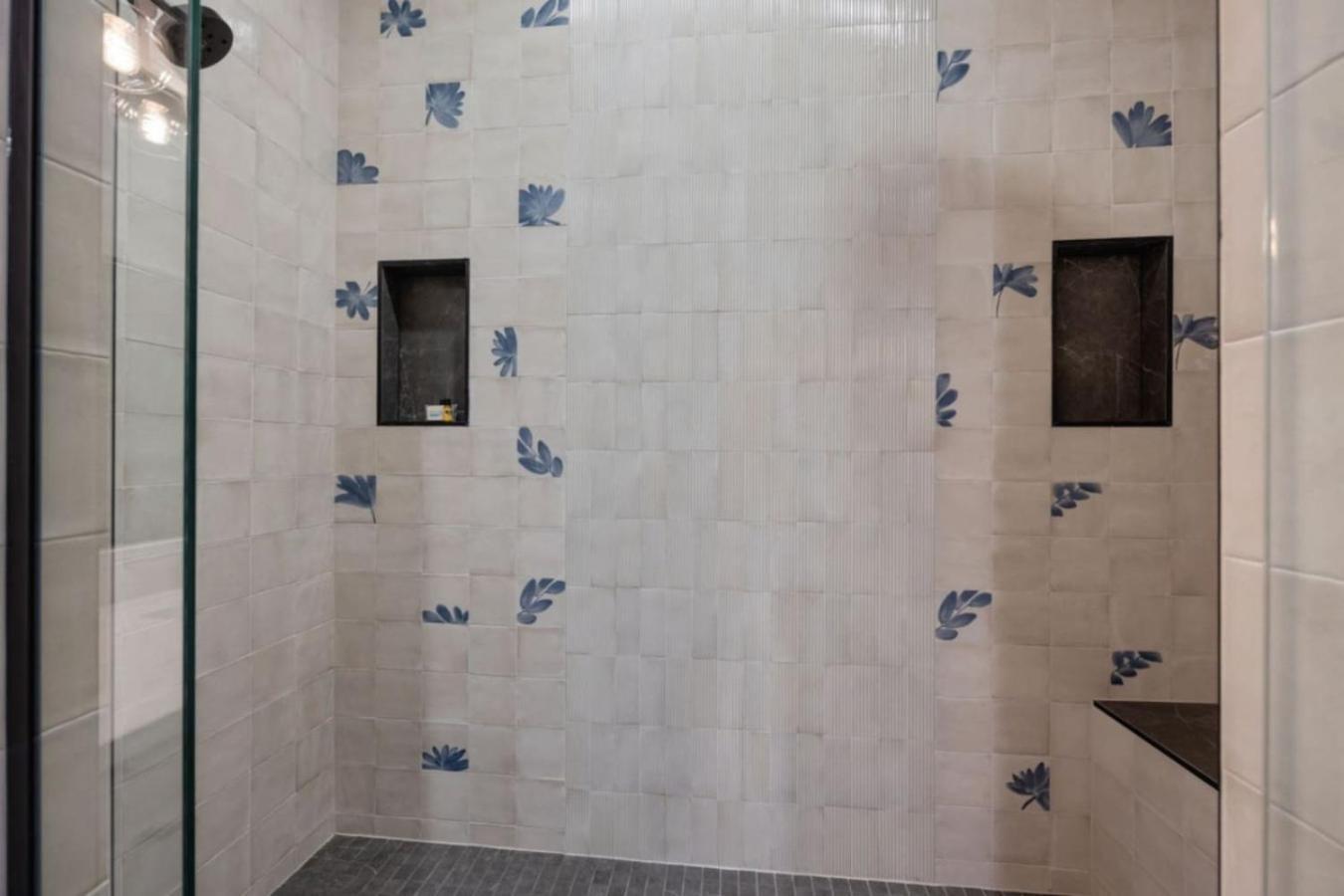 Hey Gorgeous Townhome 4 Bedrooms 4.5 Bathrooms Holiday home
