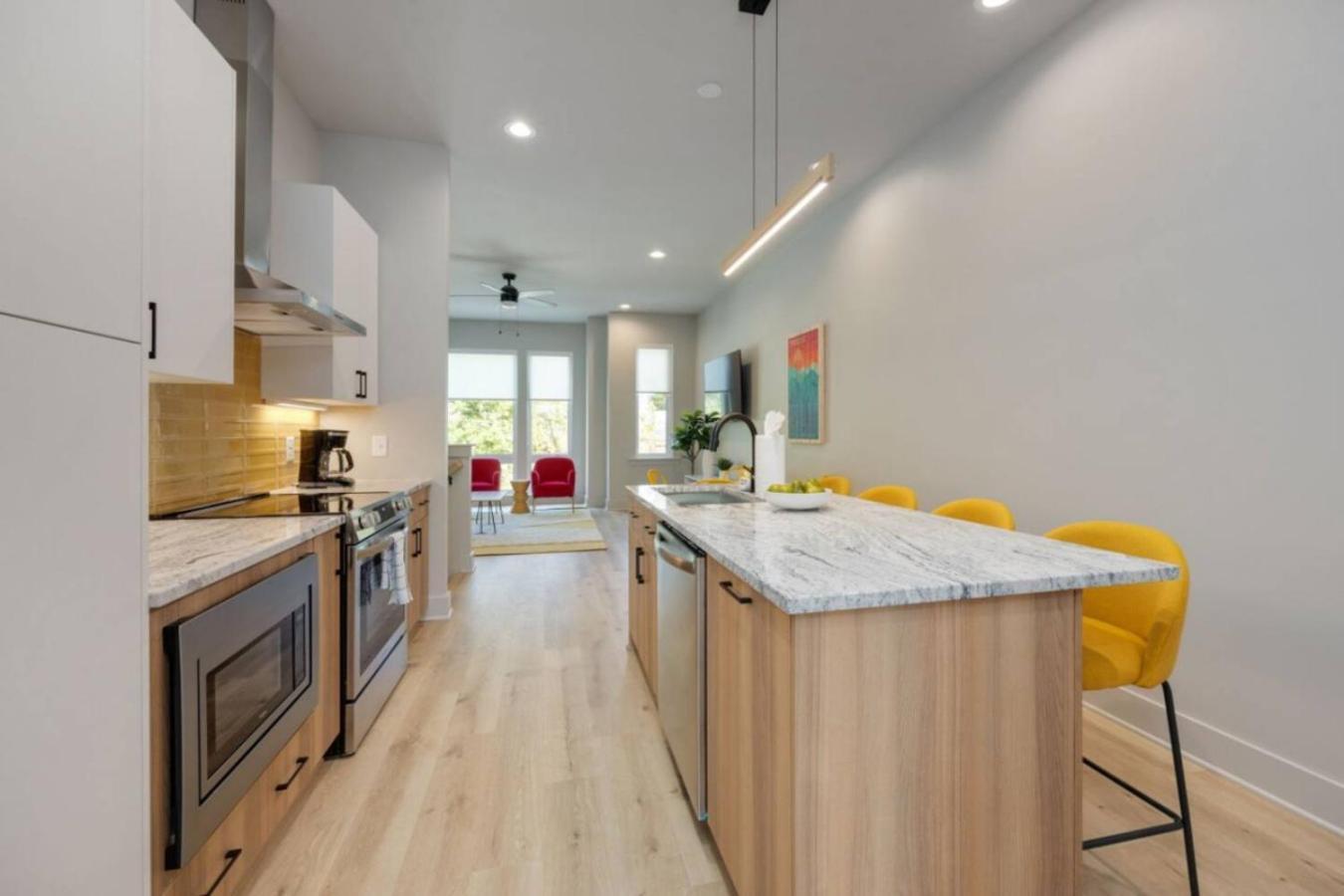 Hey Gorgeous Townhome 4 Bedrooms 4.5 Bathrooms Holiday home *