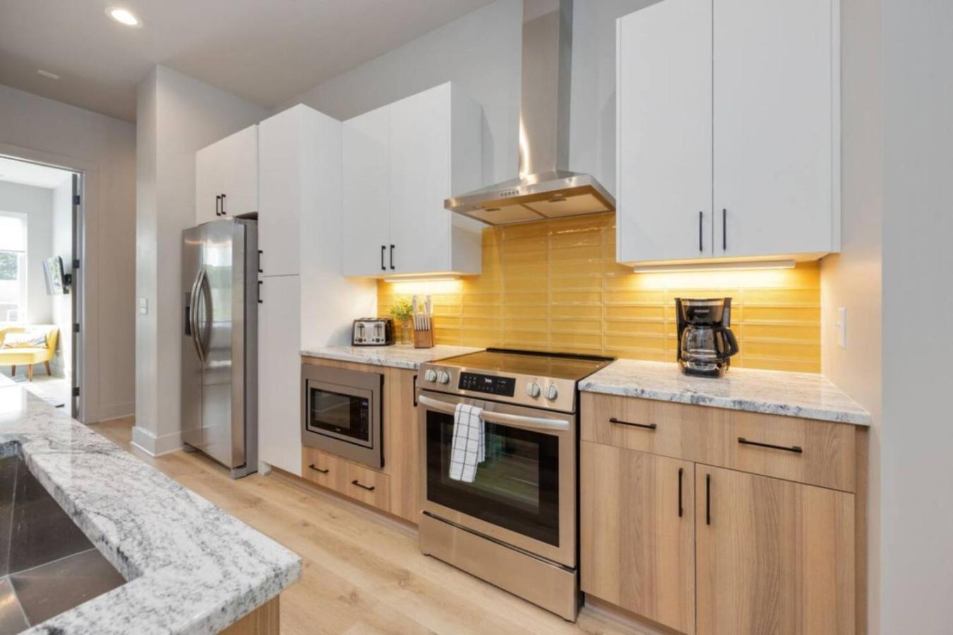 Hey Gorgeous Townhome 4 Bedrooms 4.5 Bathrooms Nashville