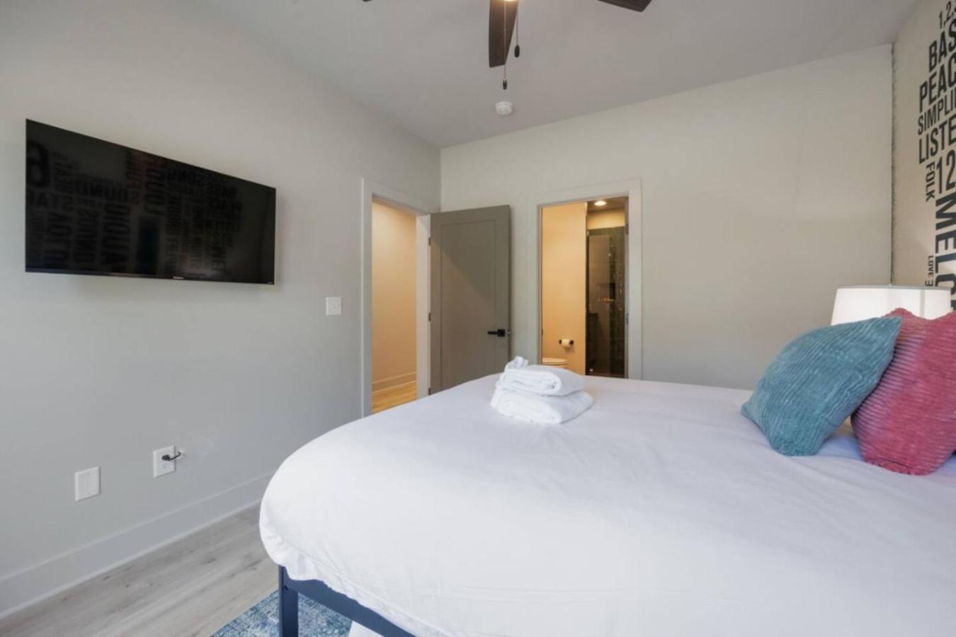 Hey Gorgeous Townhome 4 Bedrooms 4.5 Bathrooms Nashville