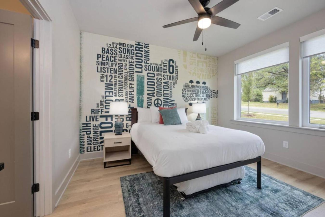 Hey Gorgeous Townhome 4 Bedrooms 4.5 Bathrooms Holiday home *