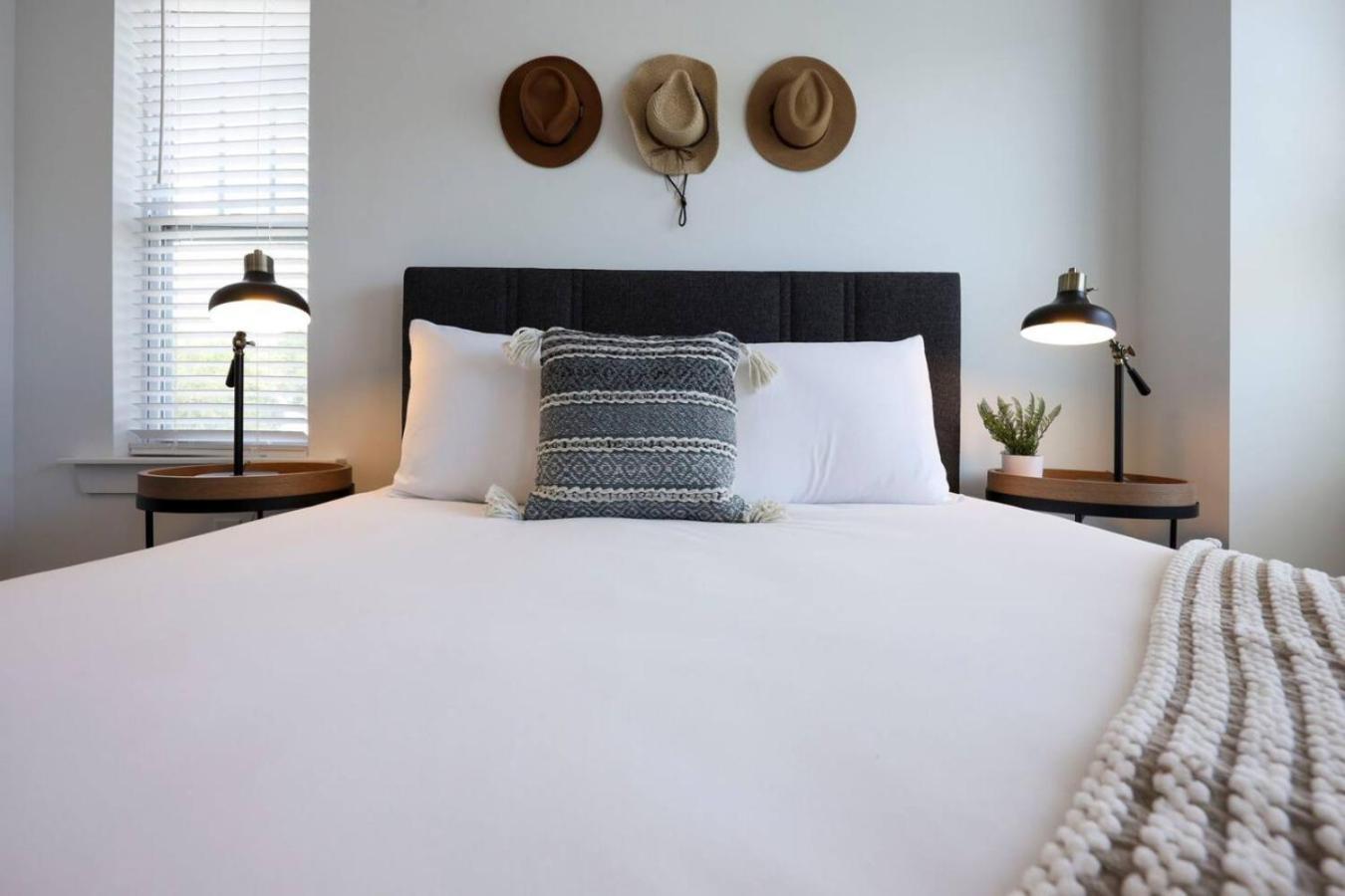 Two Elegant Townhomes Perfect For Large Groups