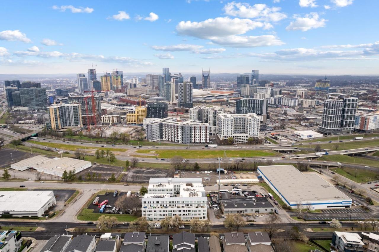 Illume New Modern Downtown Views With A Pool Holiday home Nashville