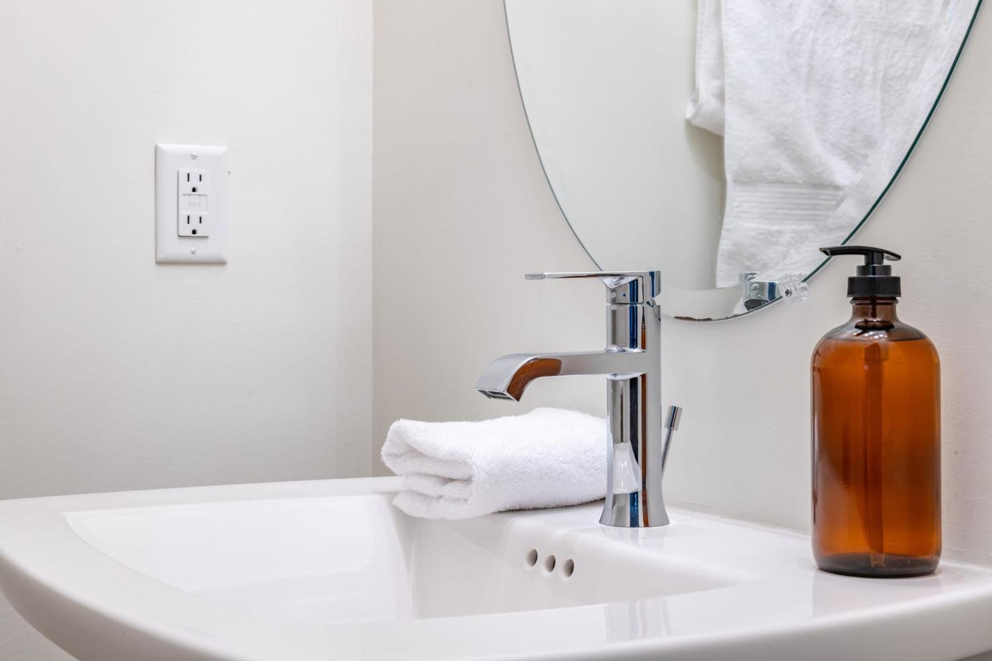 Holiday home Hart Buyout 5 By Avantstay Two Town House Buyout W Modern Amenities In *