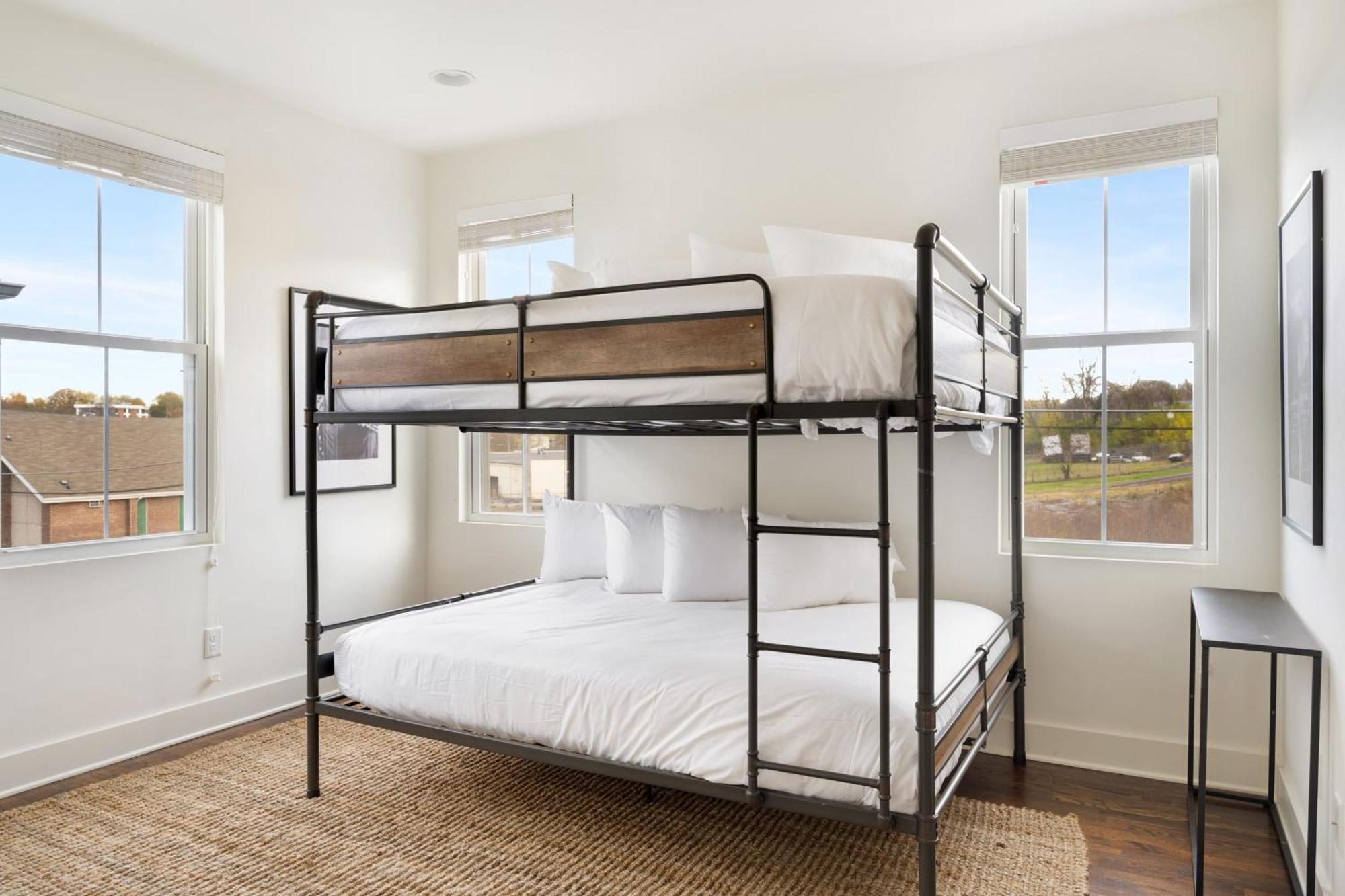 Hart Buyout 5 By Avantstay Two Town House Buyout W Modern Amenities In Holiday home