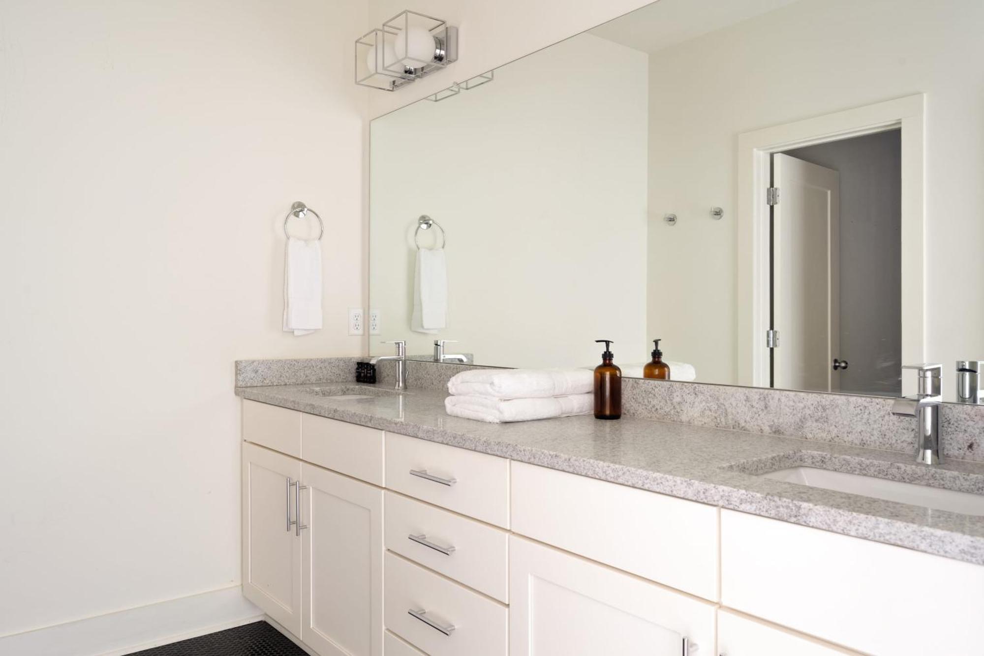 Holiday home Hart Buyout 5 By Avantstay Two Town House Buyout W Modern Amenities In Nashville