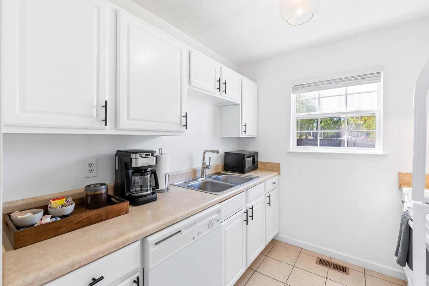 Perfect Sleep 20 Downtown 10 Queen Beds Holiday home
