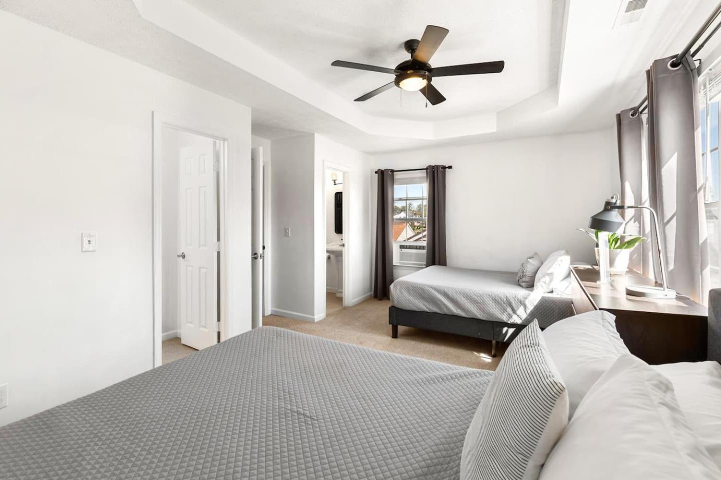 Perfect Sleep 20 Downtown 10 Queen Beds Nashville