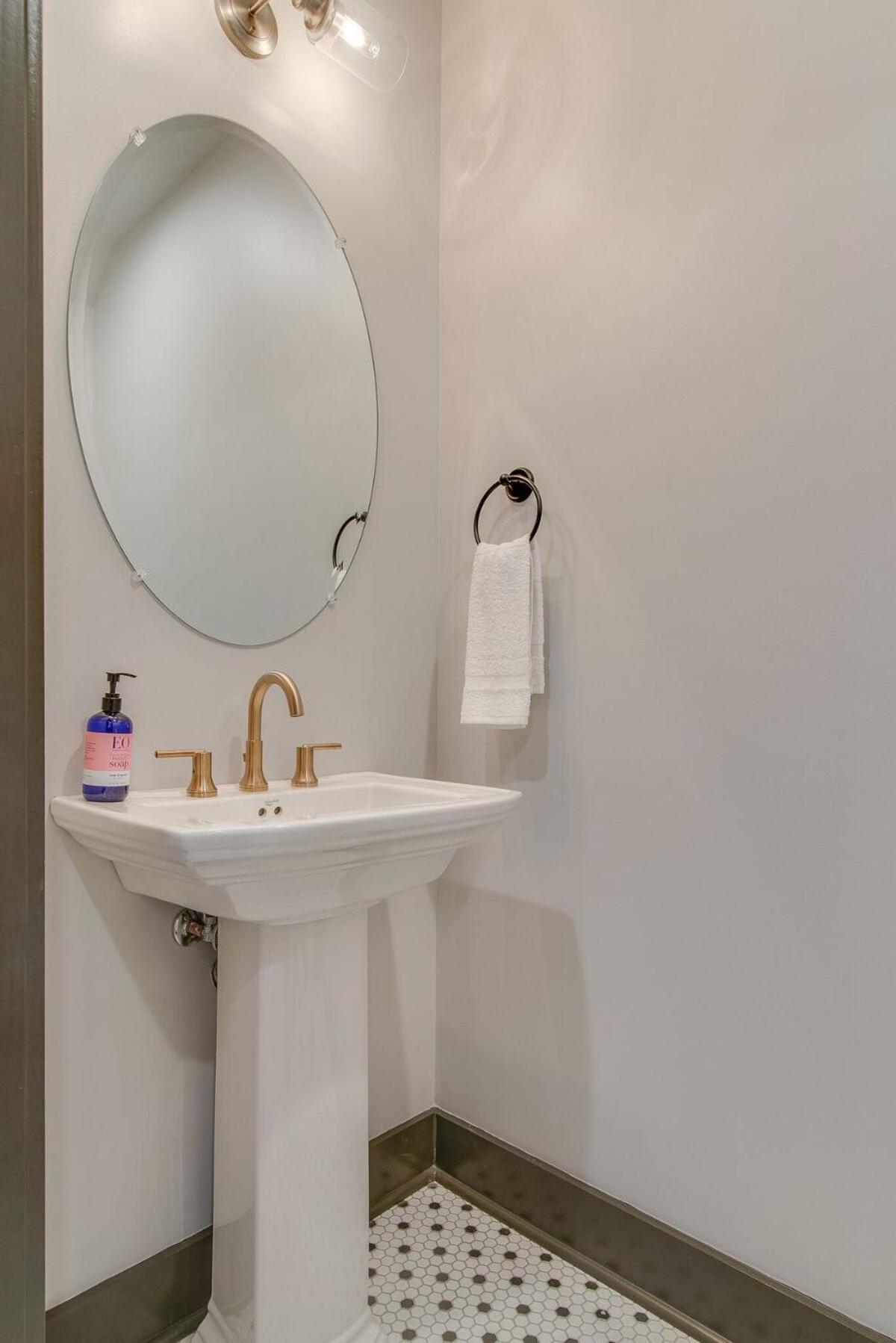 Holiday home The Maxwell - Walk To Nightlife & Restaurants!