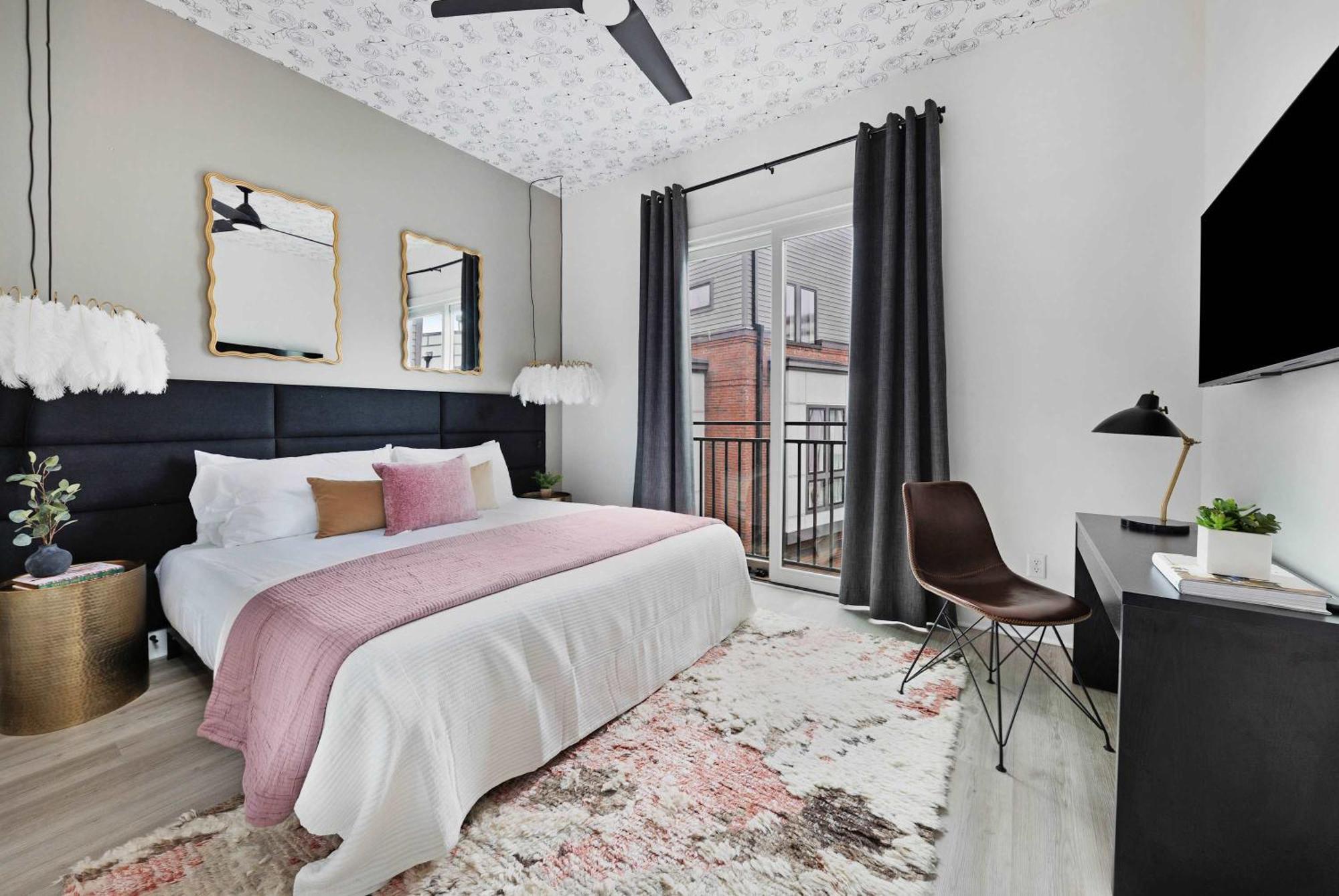 Holiday home The Azalea - Rooftop Patio 2 Miles To Broadway *