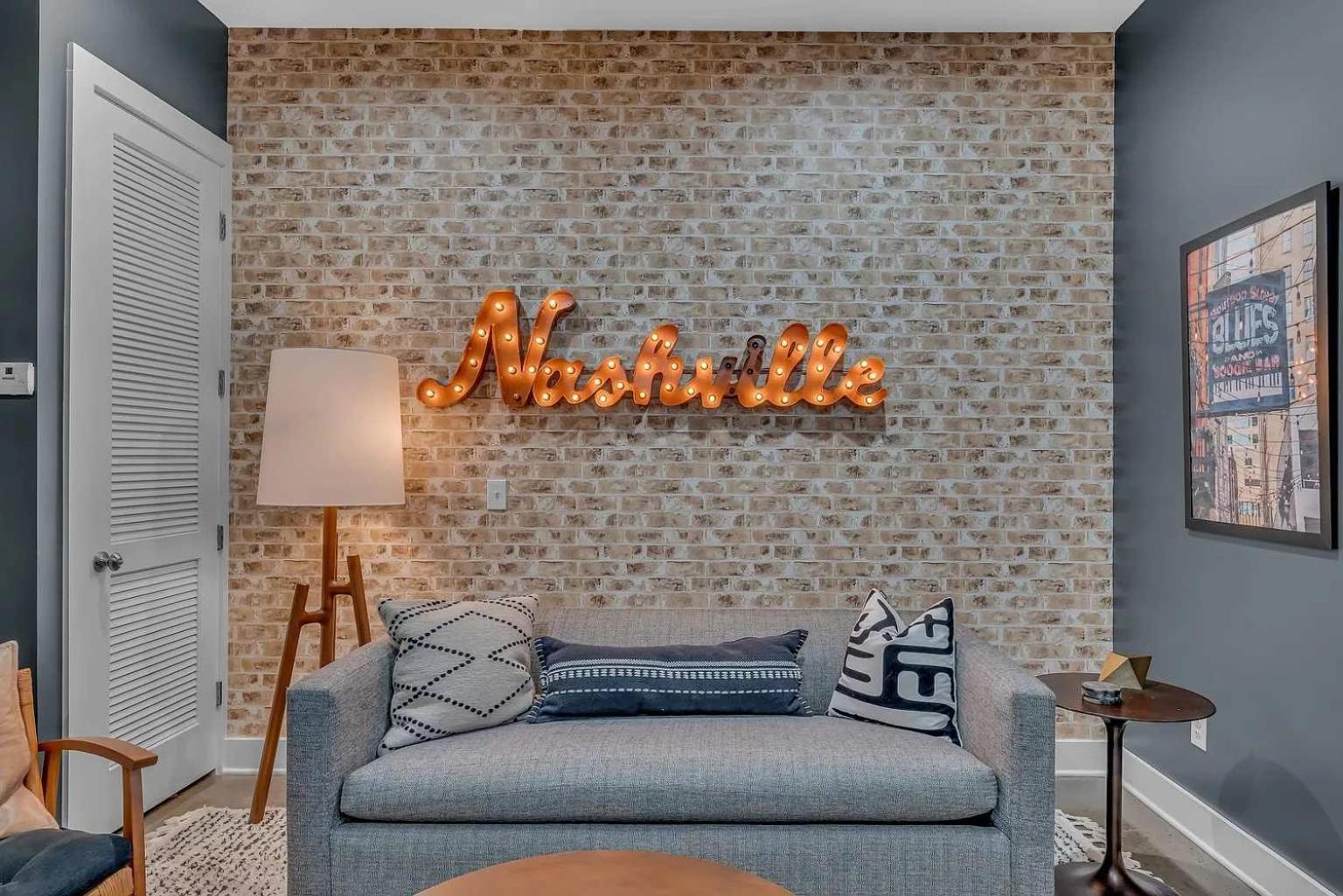 Apartment Modern King Bed Free Parking Downtown