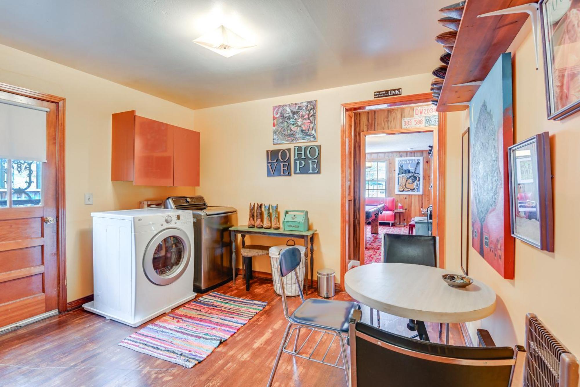 6 Mi To Downtown 70s-themed In Nashville! Holiday home Nashville