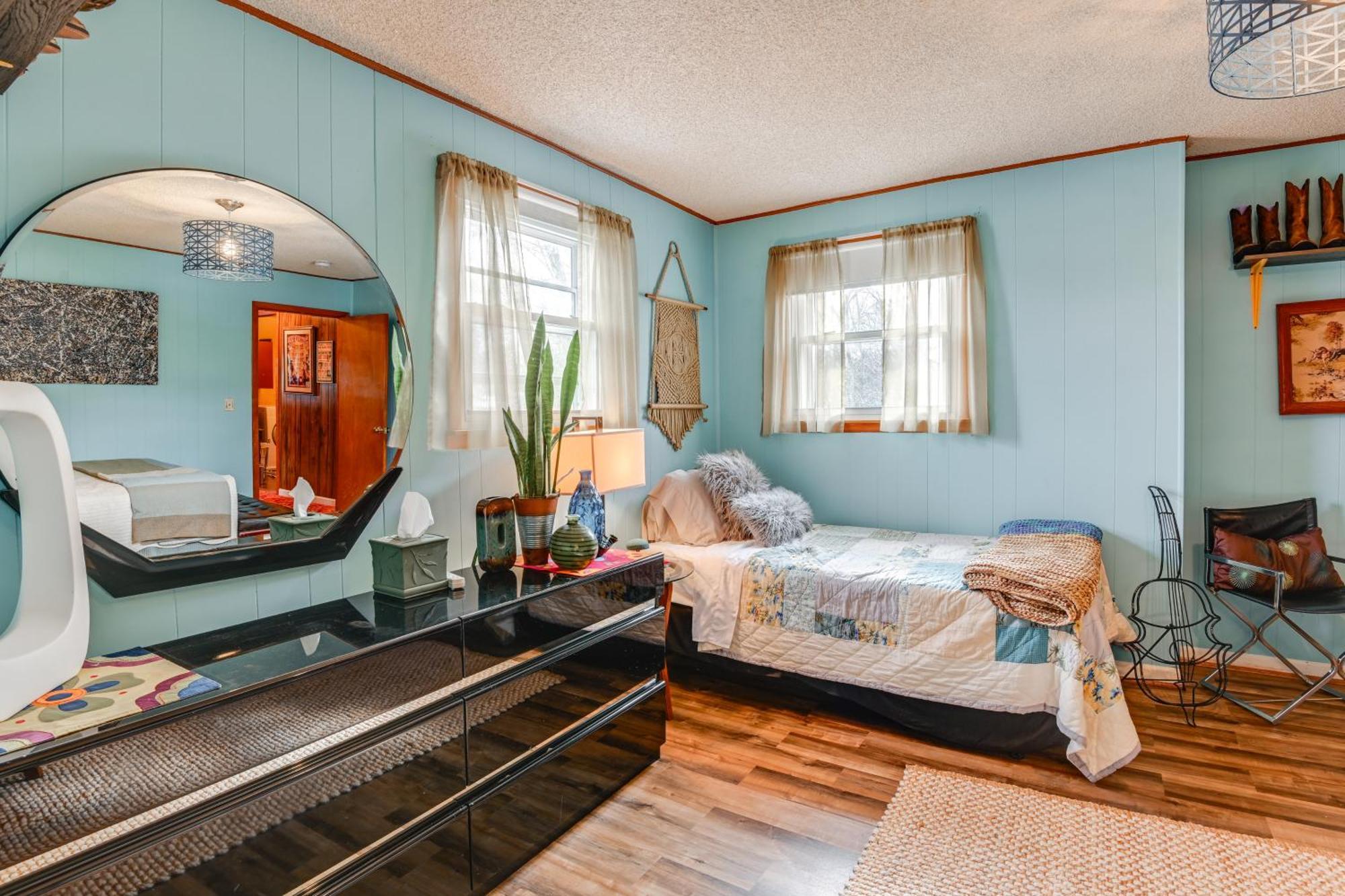 6 Mi To Downtown 70s-themed In Nashville! Holiday home