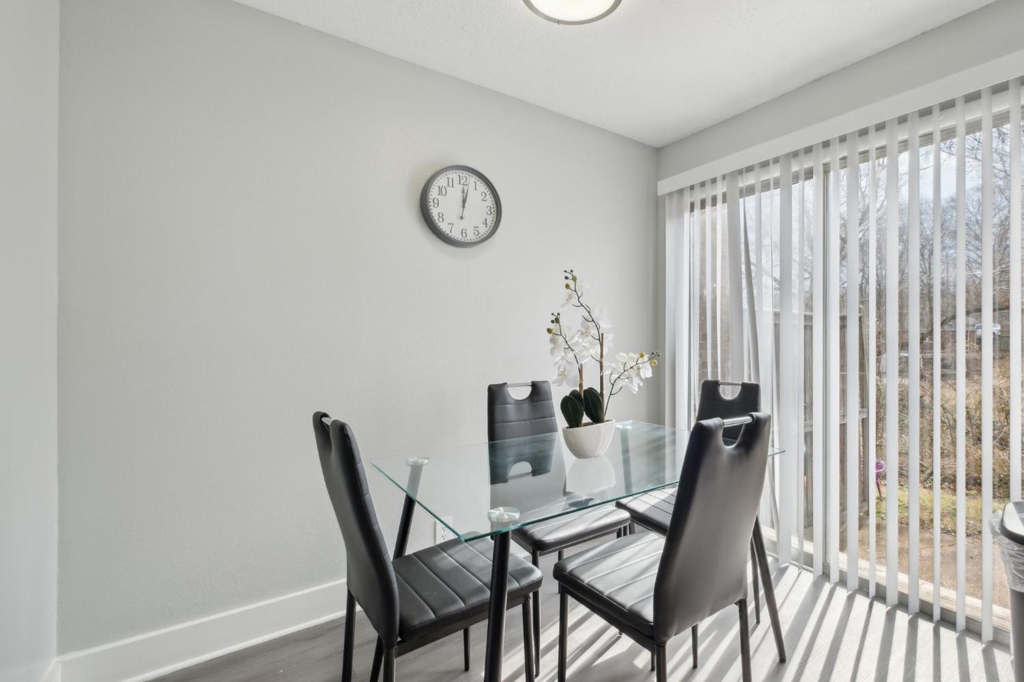 Brentwood U4 I Cozy & Comfy I 2bd I Free Parking Apartment *
