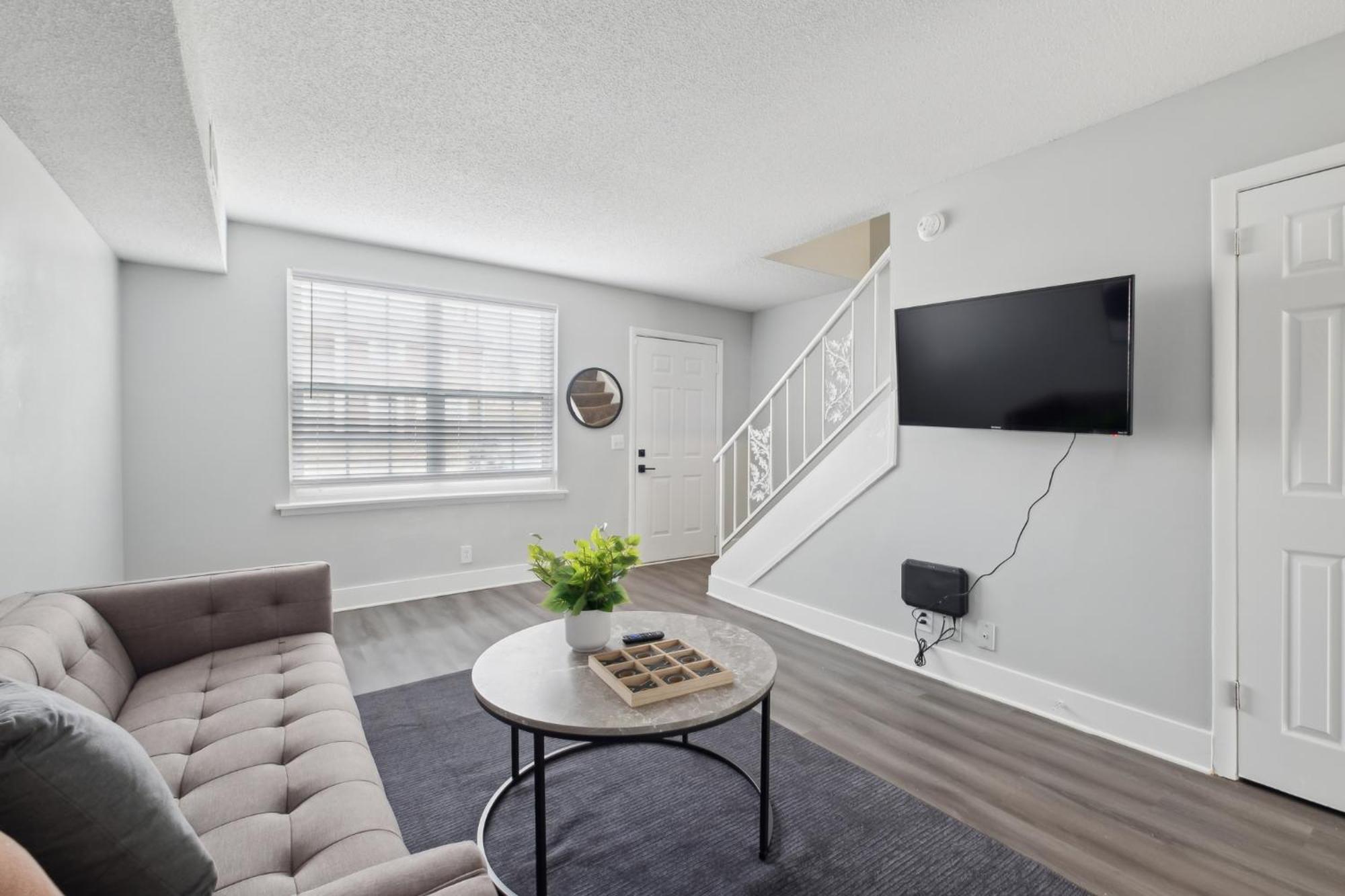 Brentwood U4 I Cozy & Comfy I 2bd I Free Parking Apartment