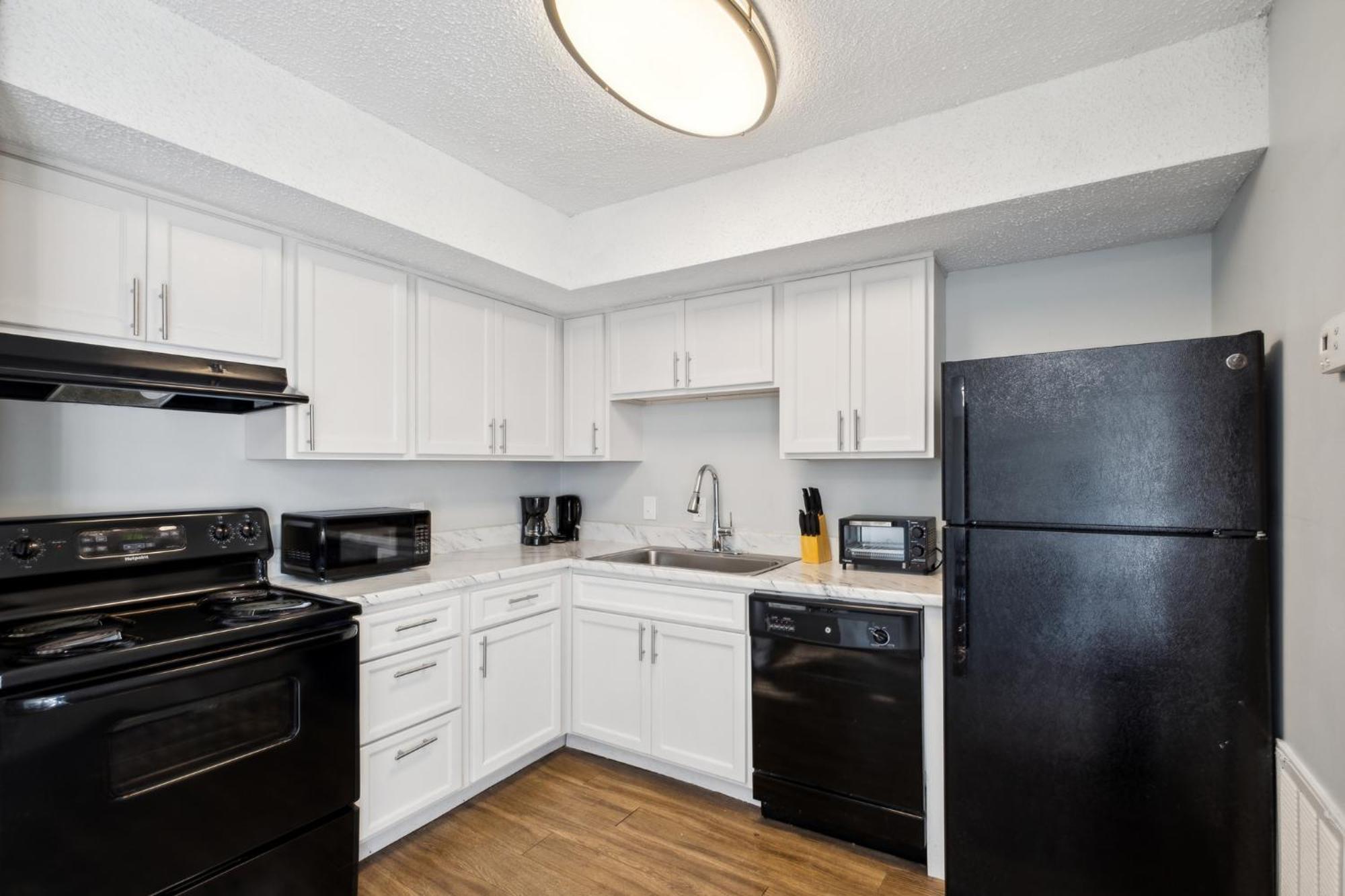 Brentwood U7 I Cozy & Comfy I 2bd I Free Parking