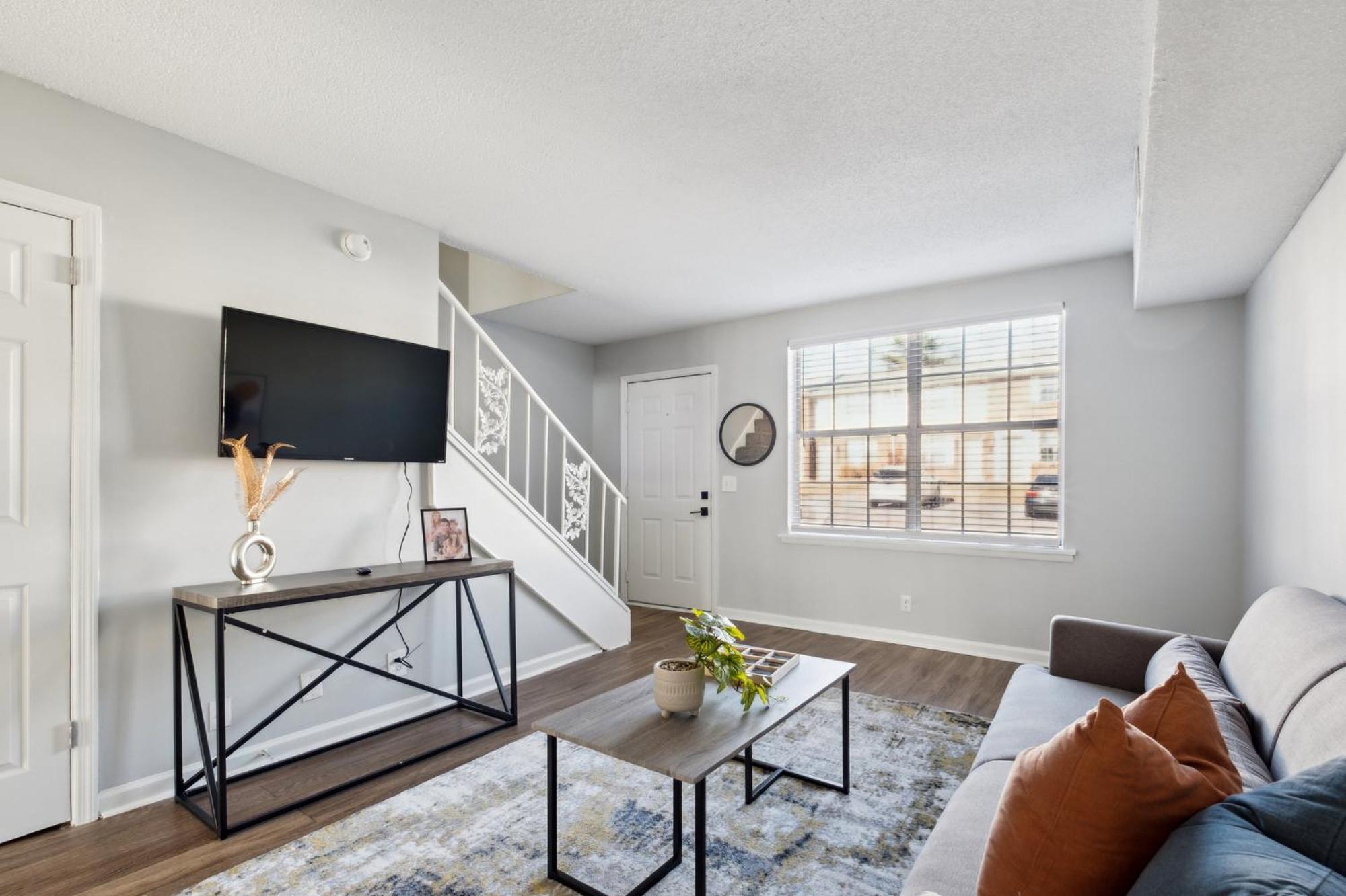 Brentwood U7 I Cozy & Comfy I 2bd I Free Parking