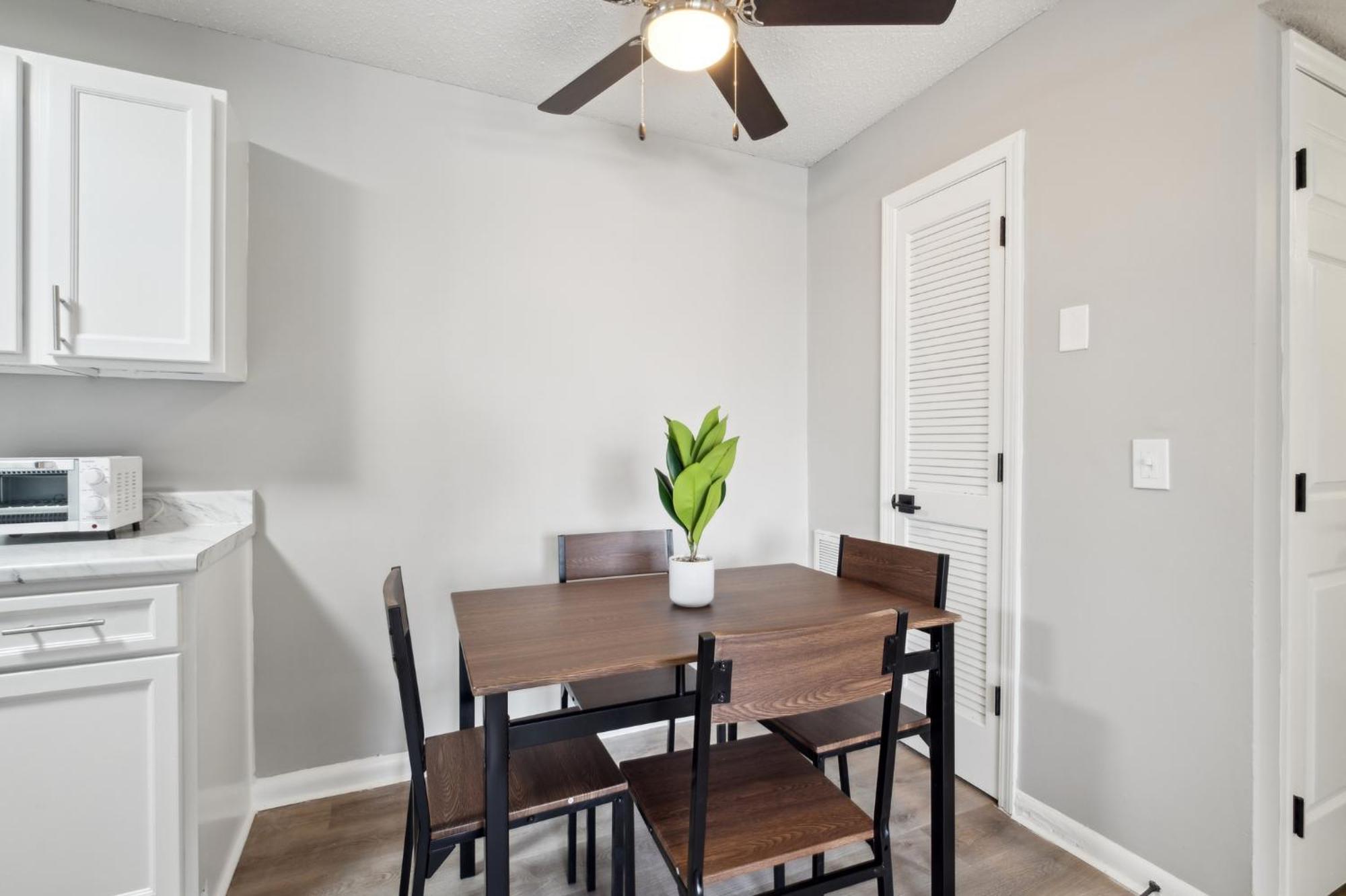 Brentwood C2 I Cozy & Comfy I 2bd I Free Parking Nashville