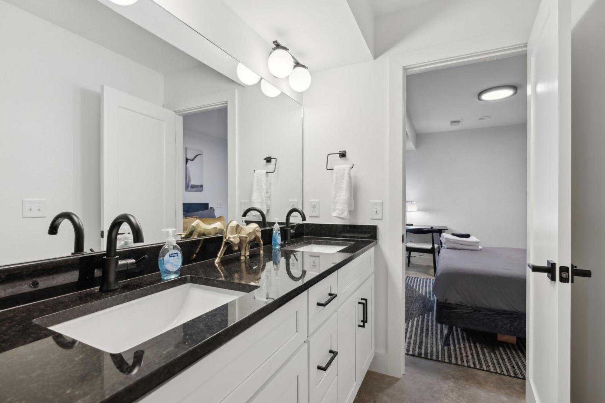 Holiday home 1st Flr Escape Downtown & Spots