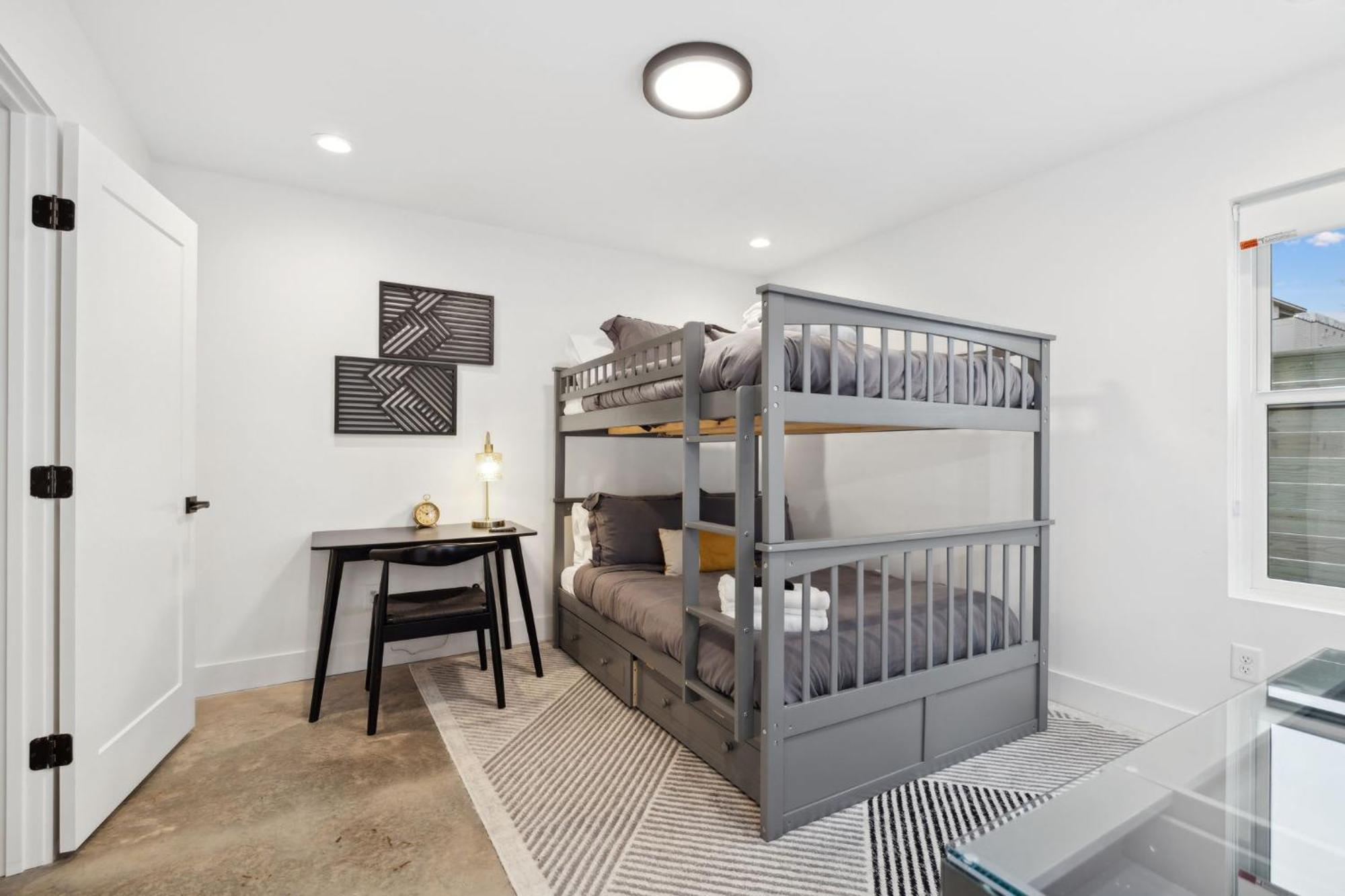1st Flr Escape Downtown & Spots Nashville