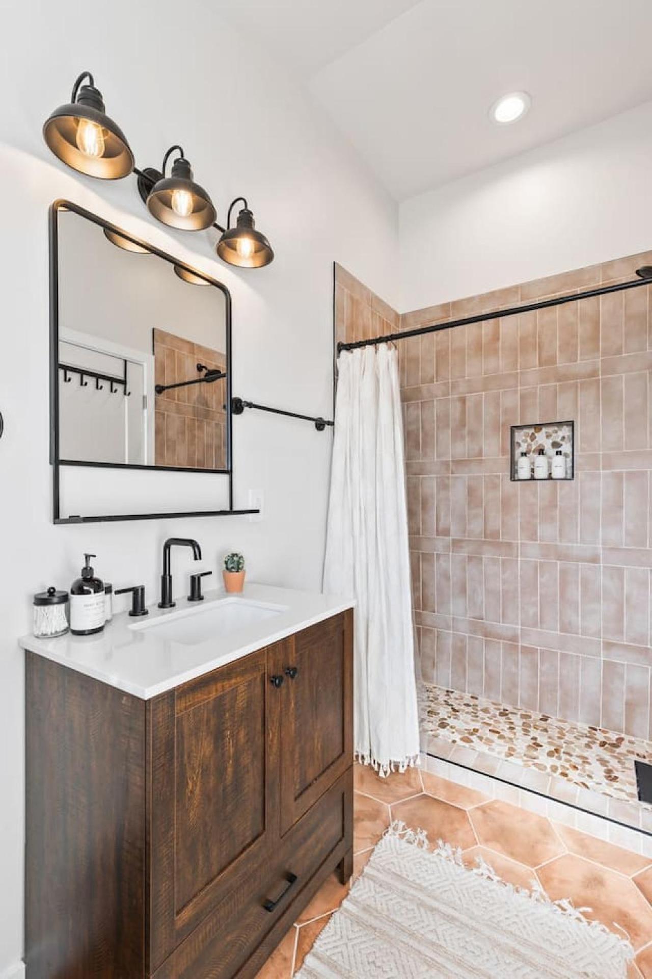 Chic And Cozy -walk To Bars, Coffee, Restaurants Holiday home Nashville