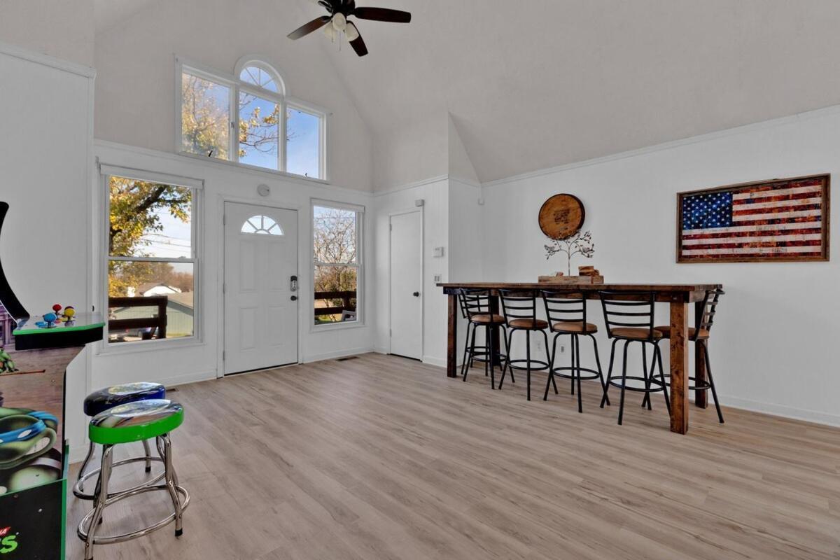 8 Beds! Spacious Abode Ideal For Larger Groups! * Nashville