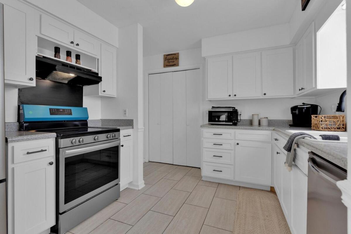 8 Beds! Spacious Abode Ideal For Larger Groups! Nashville