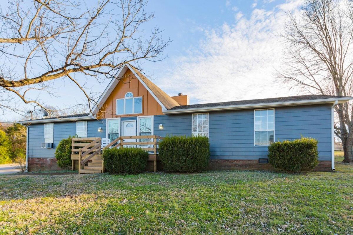 8 Beds! Spacious Abode Ideal For Larger Groups! Nashville
