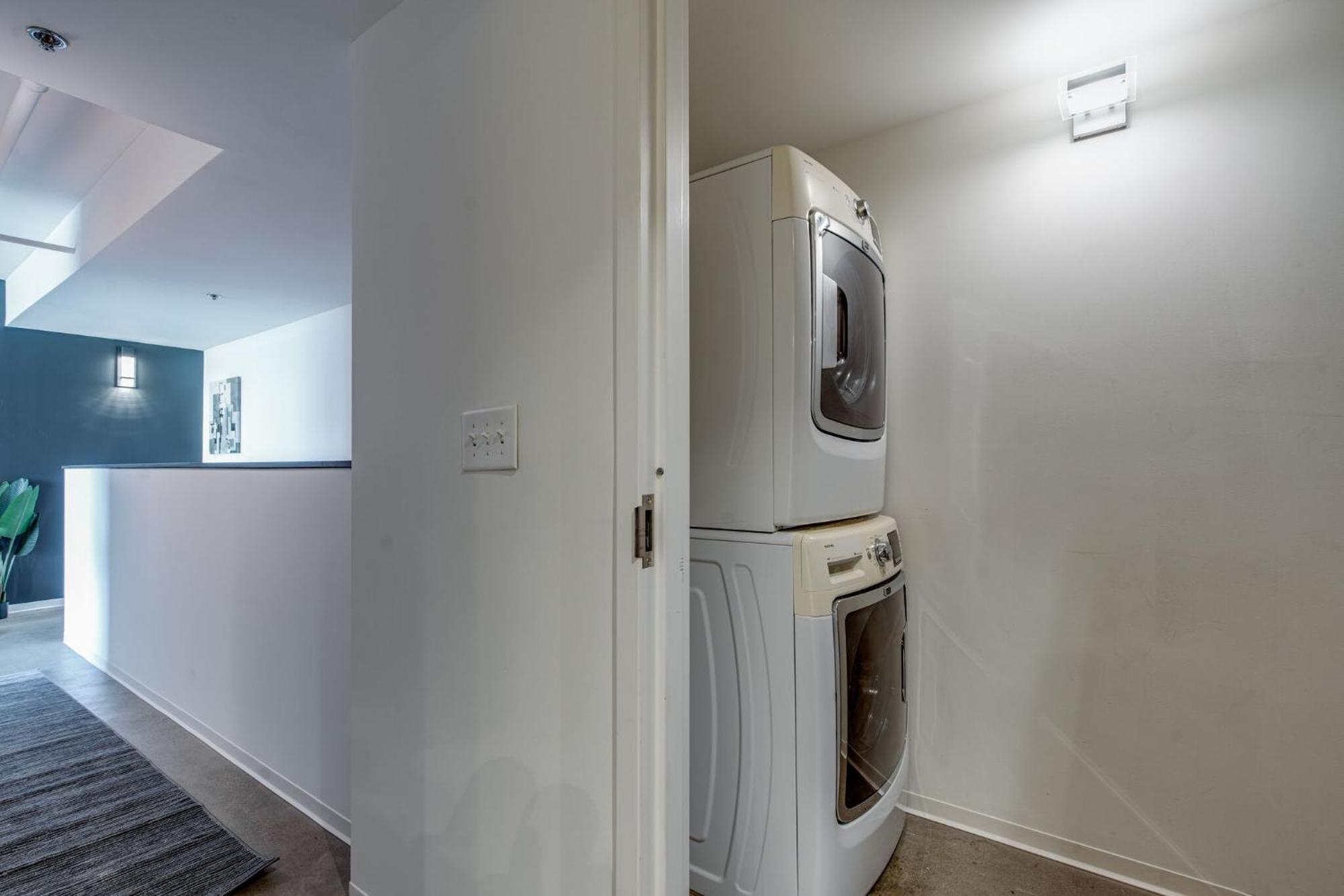 5m103- Modern Country 1bd 2-story *