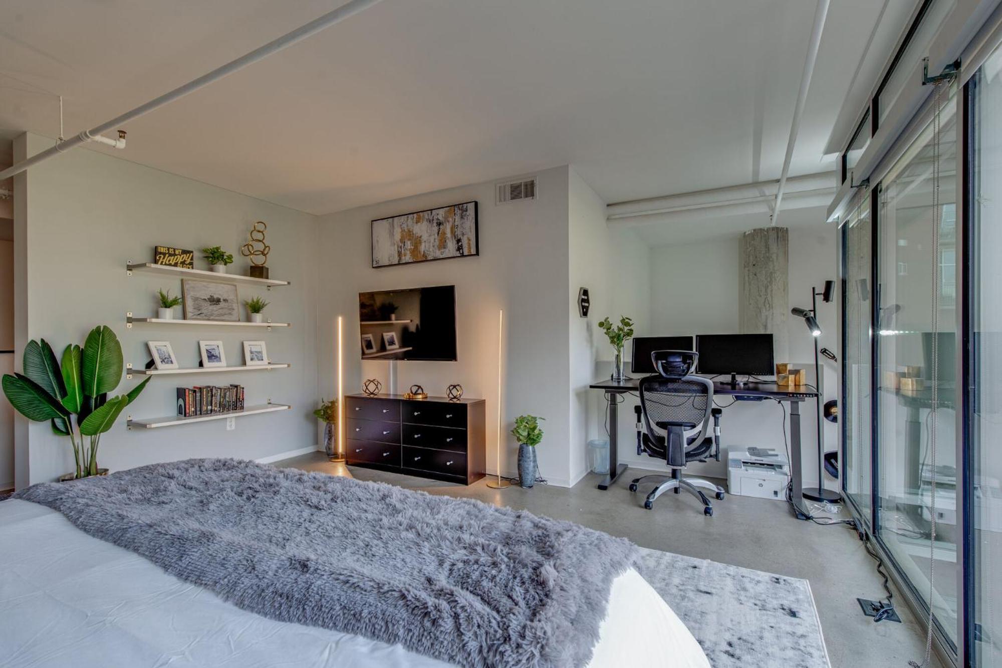 5m103- Modern Country 1bd 2-story * Nashville
