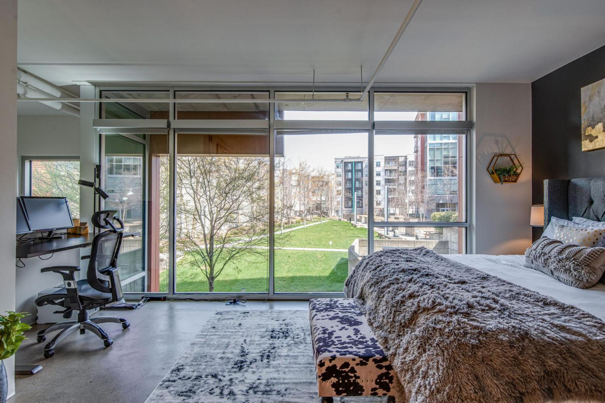 5m103- Modern Country 1bd 2-story Holiday home Nashville