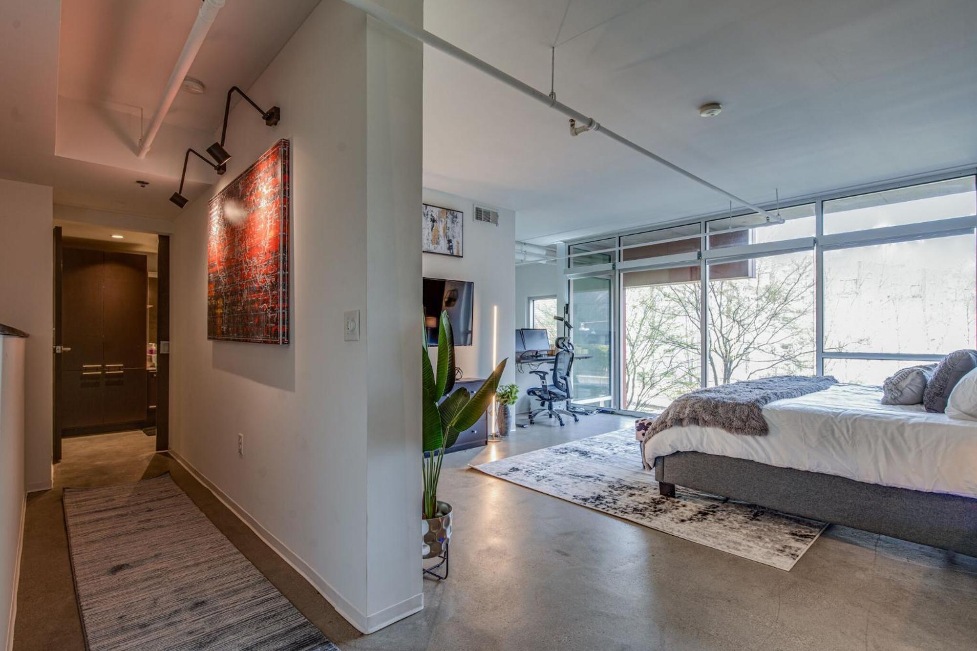 5m103- Modern Country 1bd 2-story *