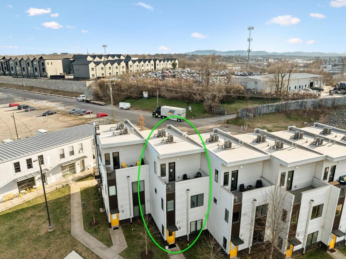 Modern Townhome 2 Miles South Of Downtown And Broadway Ave