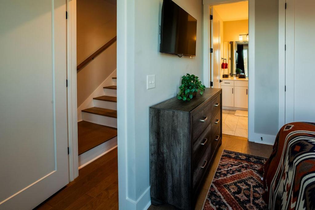 Four Bedroom In Oceola Avenue