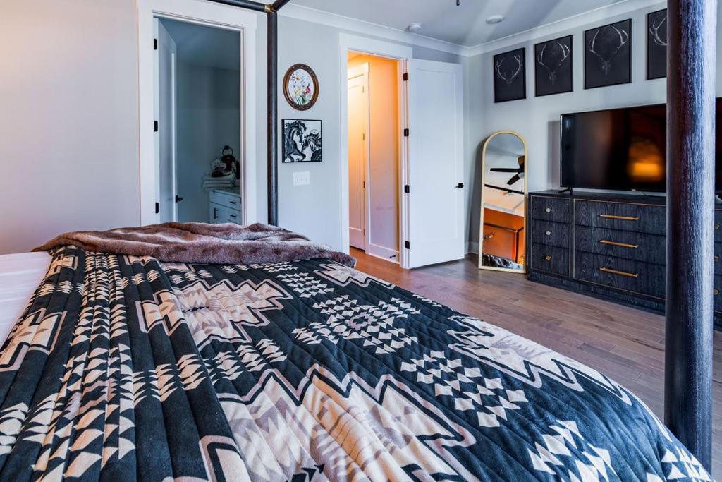 Four Bedroom In Oceola Avenue *