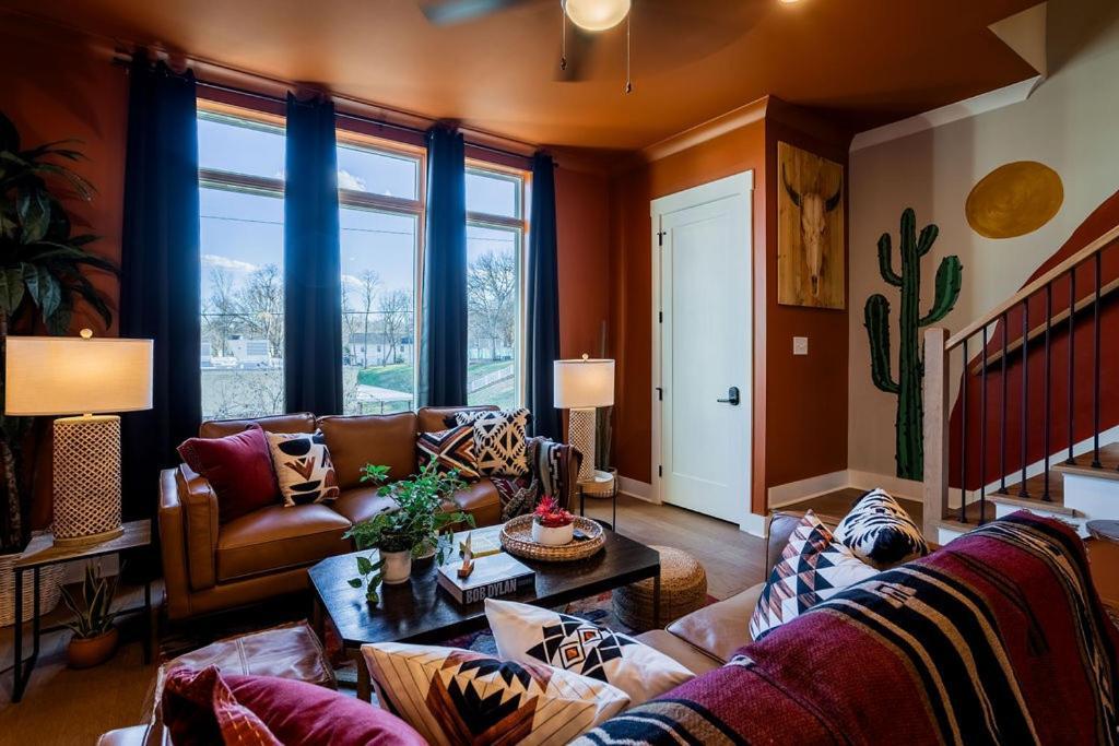 Four Bedroom In Oceola Avenue Apartment