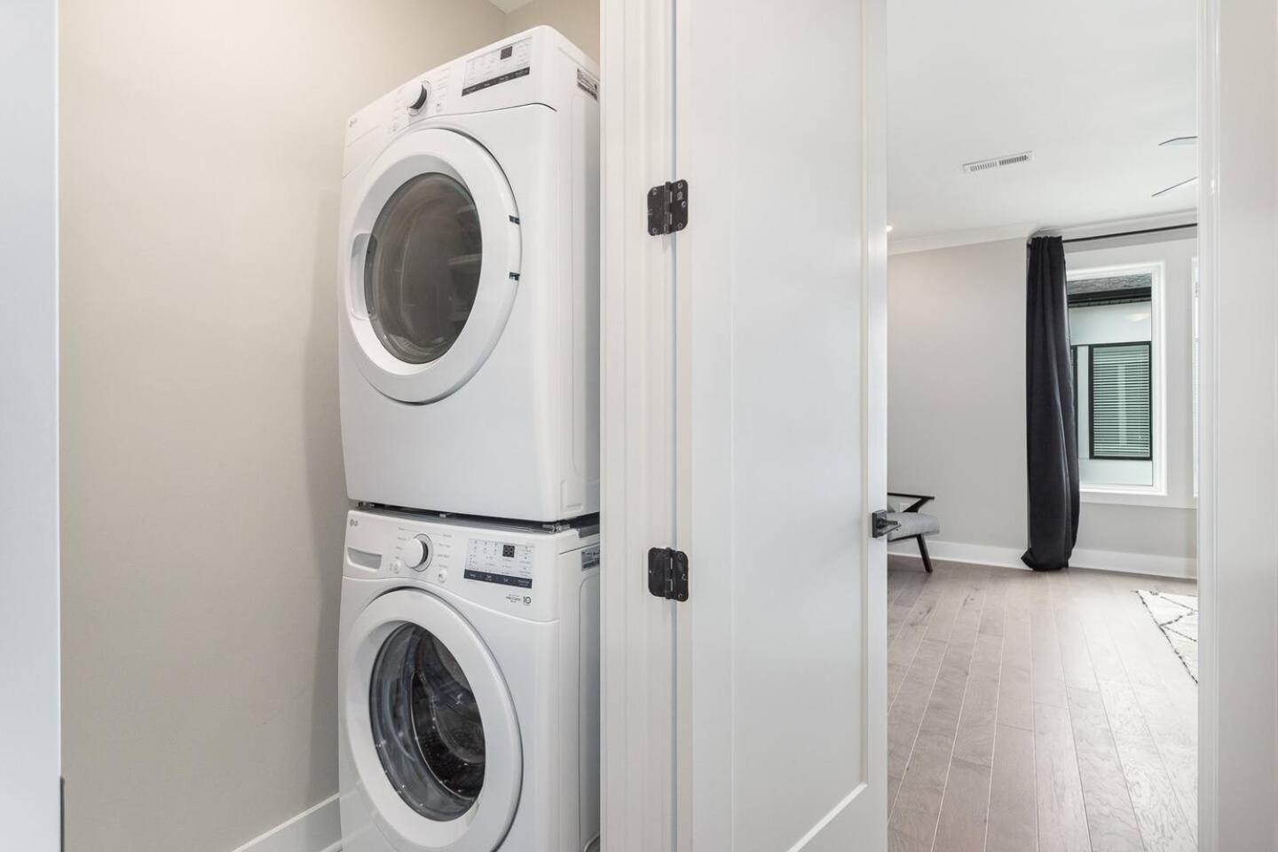 Apartment Four Bedroom In Oceola Avenue