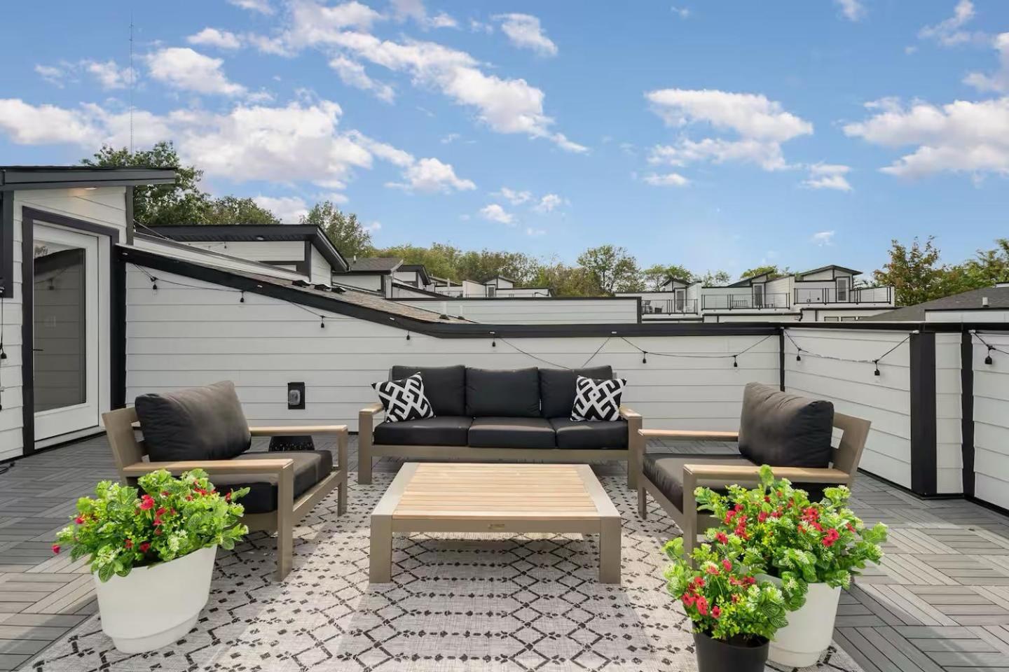 Four Bedroom In Oceola Avenue Apartment Nashville