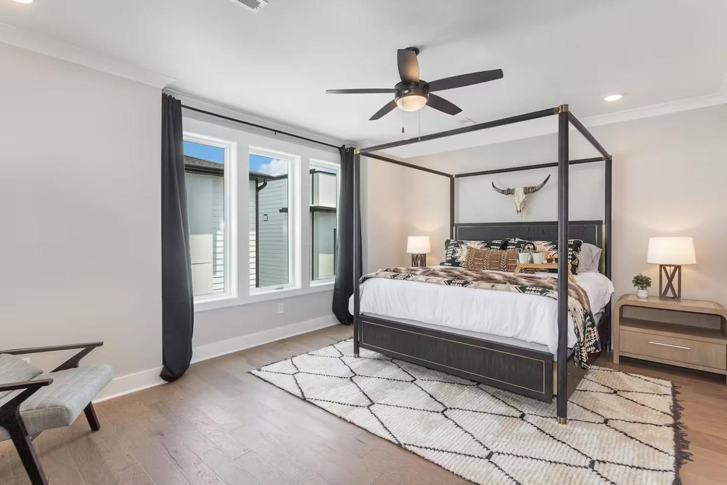 Apartment Four Bedroom In Oceola Avenue Nashville