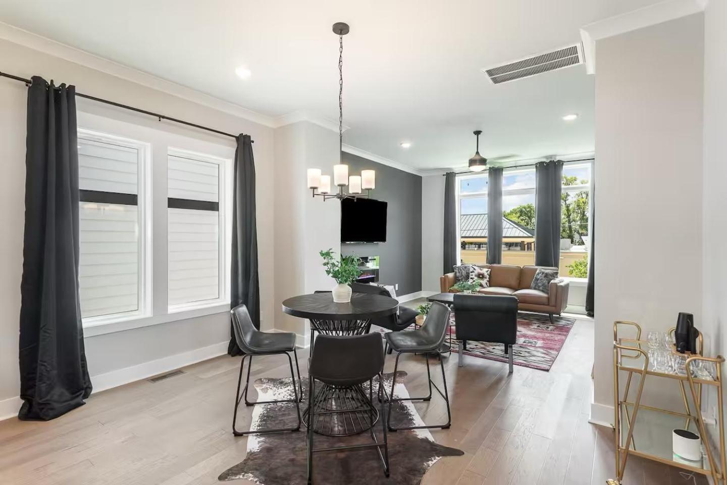 Apartment Four Bedroom In Oceola Avenue